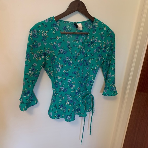 H&M Wrap Waist Floral Top - Picture 2 of 4